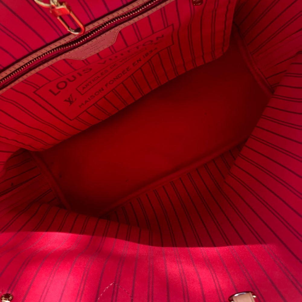 Louis Vuitton V Neverful MM - Picture 7 of 9